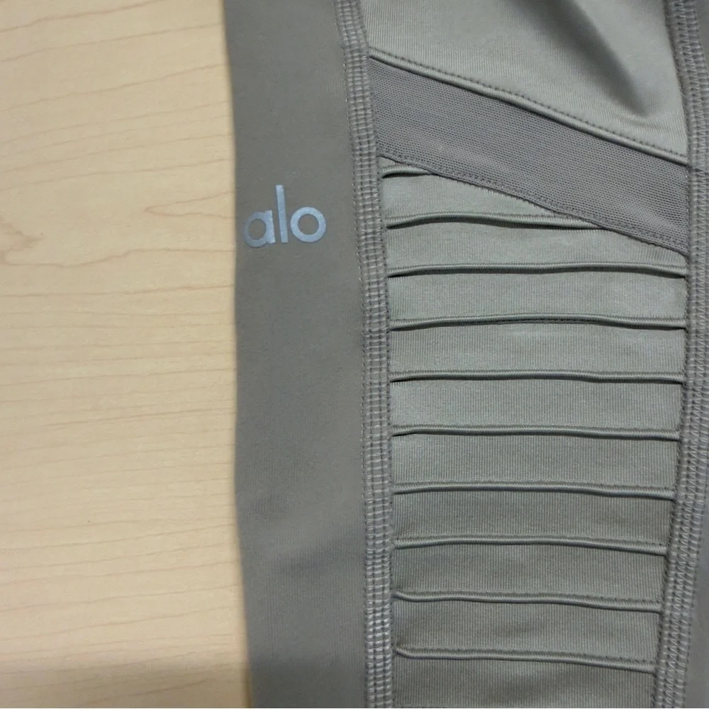 Alo Yoga High-Waist Moto Legging Gravel Glossy XXS NWT